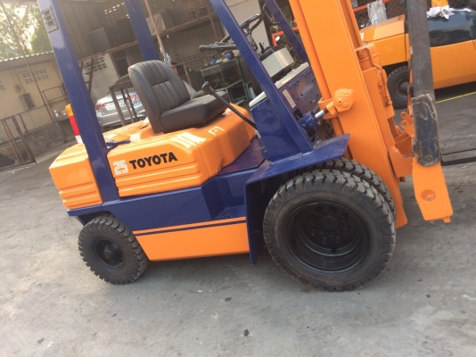 อาร์ ซี เอช โฟรคลิฟท์  ขาย โตโยต้า รุ่น 5 ดีเซล 2.5 ตัน เสา 4 เมตร