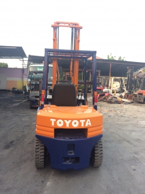 อาร์ ซี เอช โฟรคลิฟท์  ขาย โตโยต้า รุ่น 5 ดีเซล 2.5 ตัน เสา 4 เมตร