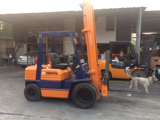 อาร์ ซี เอช โฟรคลิฟท์  ขาย โตโยต้า รุ่น 5 ดีเซล 2.5 ตัน เสา 4 เมตร