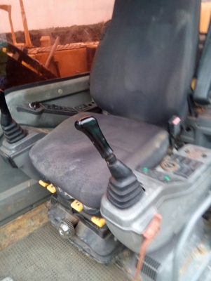 VOLVO EC210B ราคา 850,000 รถสตูล ไม่มีเอกสาร