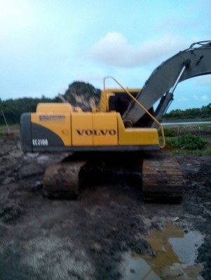 VOLVO EC210B ราคา 850,000 รถสตูล ไม่มีเอกสาร