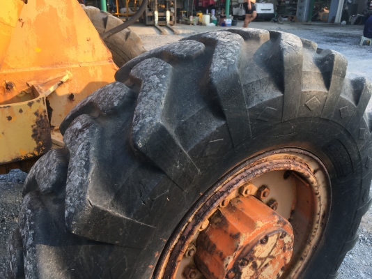 ขายรถตัก Komatsu JH30B นำเข้า ยังไม่เคยใช้งานในเมืองไทย สภาพสวย พร้อมใช้ ราคาถูกมากๆ 081-9485494 ขายรถตัก Komatsu JH30B นำเข้า ยังไม่เคยใช้งานในเมืองไทย สภาพสวย พร้อมใช้ ราคาถูกมากๆ 081-9485494