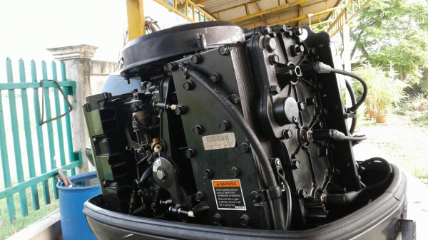 ขายเครื่องเมอร์คิวรี่ 75 hp 2 จังหวะ เก่าญี่ปุ่น เครื่องติดเสียงดี ขาดมอเตอร์ทิม ชุดกระบอกทิมมีอยู่ท