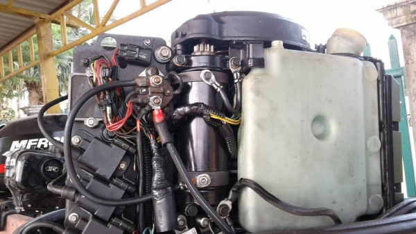 ขายเครื่องเมอร์คิวรี่ 75 hp 2 จังหวะ เก่าญี่ปุ่น เครื่องติดเสียงดี ขาดมอเตอร์ทิม ชุดกระบอกทิมมีอยู่ท