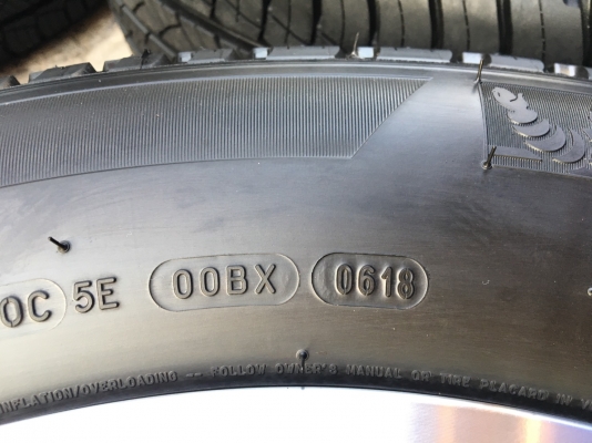 แม็กพร้อมยางป้ายแดงสดๆ Toyota New Fortuner ขอบ 18 พร้อมยาง 265-60-18 ยกจากห้าง