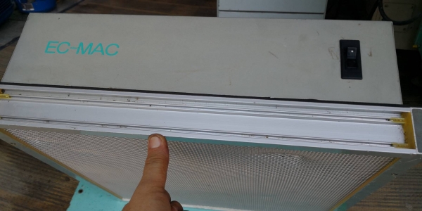 700 บ.โทร 083-2000058 LINE ID: line832923 พัดลม+กรองอากาศสำเส็จรูป ยี่ห้อ EC-MAC กรองได้ 0.003mm. ใช