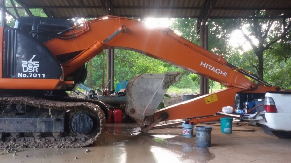 Hitachi USR225XZ-1 ทำงานแล้ว 10300 ชม. สวยเต็มตามรุ่น ตูดสั้น พร้อมลุย เอกสารเล่มทะเบียน