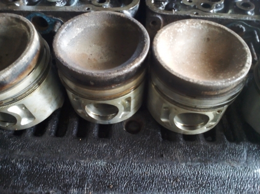 ขายฝาสูบและลูกสูบแท้นอกของUD ใส่PF6 ราคา 30000 บาท