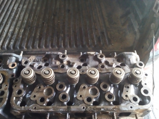 ขายฝาสูบและลูกสูบแท้นอกของUD ใส่PF6 ราคา 30000 บาท