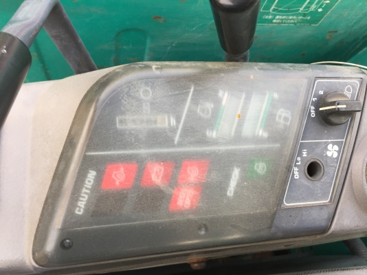 ขายรถขุดเก่านอก KOMATSU PC35-8 เครื่อง3สูบ ปั้มนิ้ว คอนโทนสั้น เช็ดระบบ พร้อมส่งทั้วไทยฟรี