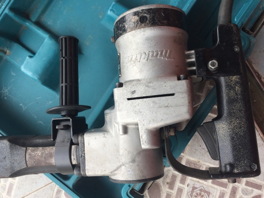 ขายสกัดไฟฟ้า MAKITA HM1201 มือสองสภาพสวยๆครับ ขายสกัดไฟฟ้า MAKITA HM1201 มือสองสภาพสวยๆครับ