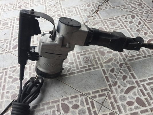 ขายสกัดไฟฟ้า MAKITA HM1201 มือสองสภาพสวยๆครับ ขายสกัดไฟฟ้า MAKITA HM1201 มือสองสภาพสวยๆครับ