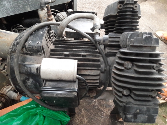 ขาย !! ปั้มลมออยฟรี.ขนาด3แรงไฟ220v.พร้อมใช้งาน