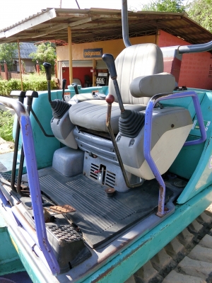 KOMATSU 40-7E ขนาดPC-40 <มีVDOให้ชม>รถเก่านอกมีเอกสารอินวอย☎️ติดต่อ 085-5632278 <ราคาต่อรองได้>