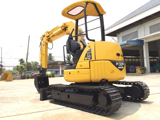 รถขุด Komatsu PC30MRx มือสอง นำเข้าจากญี่ปุ่น ทำสีใหม่ พร้อมใช้งาน