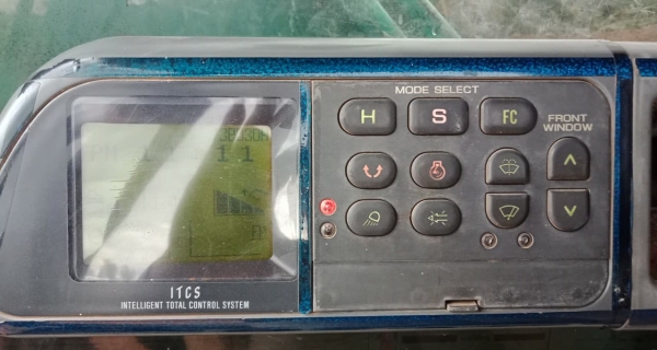 ขายด่วน SK200 - MARK 5 สภาพพร้อมใช้งาน  สนใจ 093-5088141