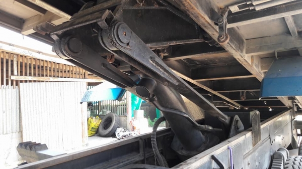 12 ล้อ ISUZU FXZ320  ปี49  กระบะเหล็ก - ดั้ม อู่ เอส ที บรรทุกได้ 17,500 กก. ยางสวย พร้อมใช้