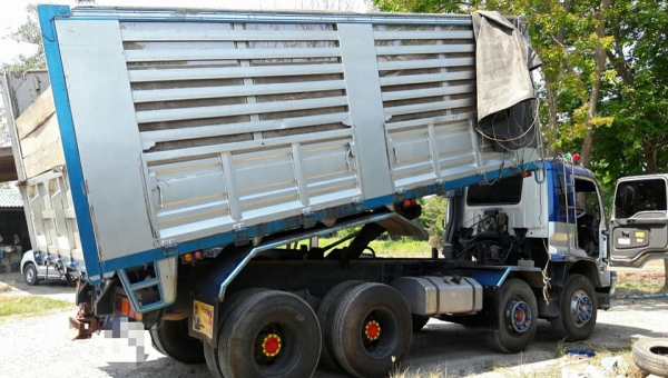 12 ล้อ ISUZU FXZ320  ปี49  กระบะเหล็ก - ดั้ม อู่ เอส ที บรรทุกได้ 17,500 กก. ยางสวย พร้อมใช้