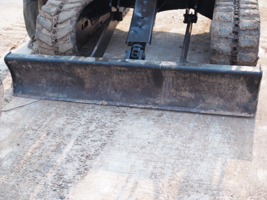 ขายตามสภาพ190,000 KOMATSU PC28UU-3