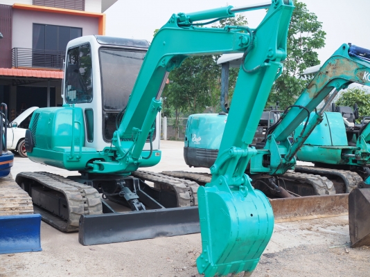 เก่านอกKOMATSU PC40-7E ยังไม่เคยใช้งานในไทย 530,000 บาท