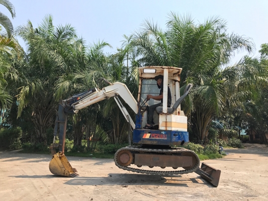 ขายKOMATSU PC28 uu (pc30)คอนโทลดี ปั้มแรง แน่นๆ สวยเดิมจากญี่ปุ่น100\% ทำงานสมบูรณ์ทุกระบบ รับรองไม่ผิดหวัง 195,000 เท่านั้น!!