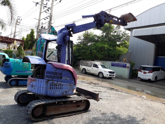 ต้องการขายแม็คโคร PC 30 มี Invoice นำเข้าจากญี่ปุ่น มี 4 คันๆละ 300,000  สนใจติดต่อ 084-5391041