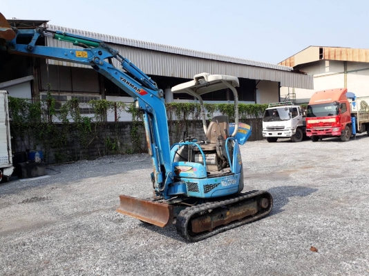 ต้องการขายแม็คโคร PC 30 มี Invoice นำเข้าจากญี่ปุ่น มี 4 คันๆละ 300,000  สนใจติดต่อ 084-5391041