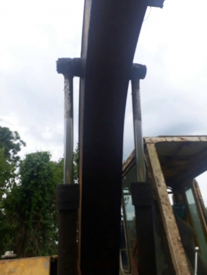 ขายรถแบคโฮ KOMATSU PC100-3 พร้อมหัวคีป ราคา 190000