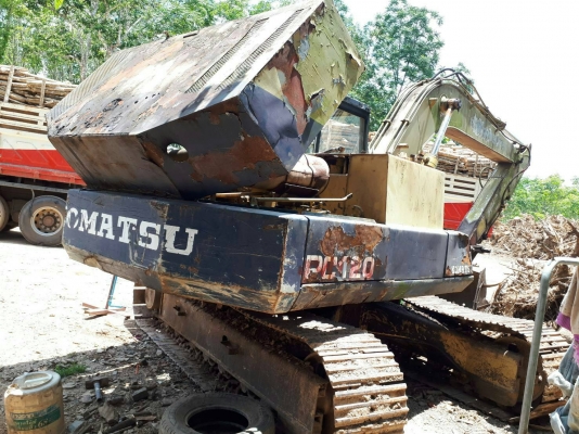 ขายรถแบคโฮ KOMATSU PC120-3 ราคา 300000 ขายรถแบคโฮ KOMATSU PC120-3 ราคา 300000