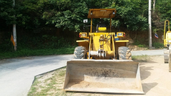 รถตัก KOMATSU WA 100 - 1. สนใจติดต่อ 081 - 6079515 รถตัก KOMATSU WA 100 - 1. สนใจติดต่อ 081 - 6079515