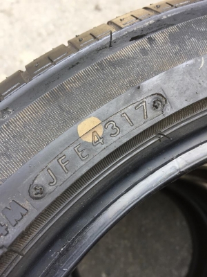 ขายยางป้ายแดง BRIDGESTONE TURANZA ER33 215-50-17 ปี17 ชุดละ 9,900 บาท ขายยางป้ายแดง BRIDGESTONE TURANZA ER33 215-50-17 ปี17 ชุดละ 9,900 บาท