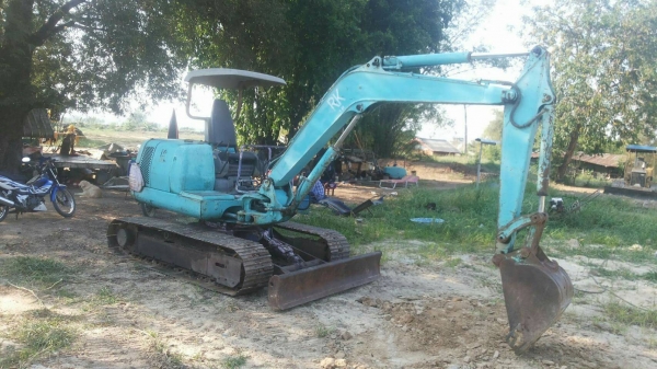 ขายรถแบคโฮ KOMATSU PC40-7 ราคา 325000 ขายรถแบคโฮ KOMATSU PC40-7 ราคา 325000
