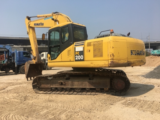 PC200-7