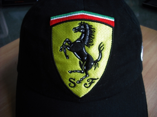 หมวกแก็ป Ferrari แท้