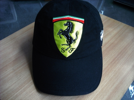 หมวกแก็ป Ferrari แท้