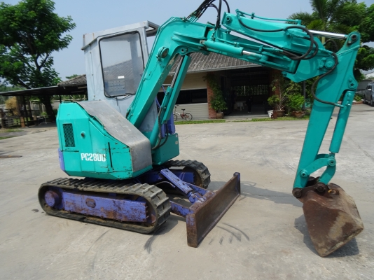 รถขุด Komatsu PC28UU