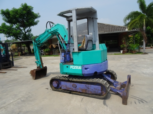 รถขุด Komatsu PC28UU