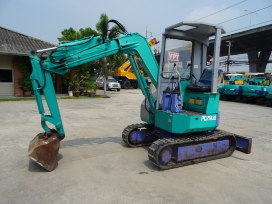 รถขุด Komatsu PC28UU