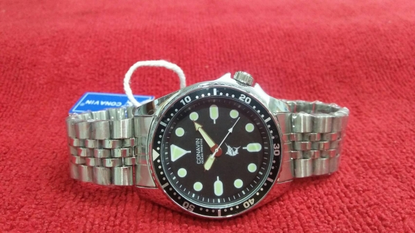 นาฬิกา ซับมารีนคอนาวิน