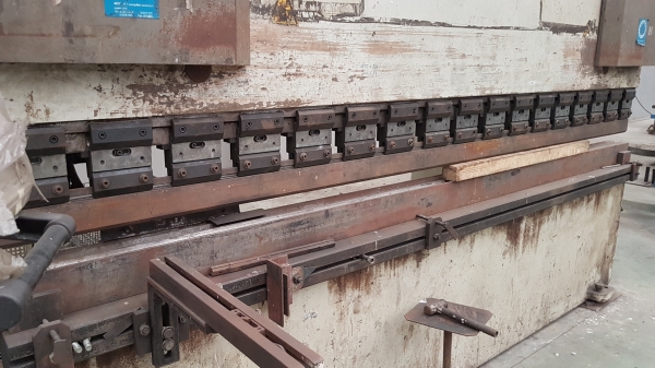 ขายเครื่องตัด และเครื่องพับเหล็ก