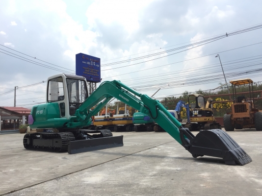รถขุด Komatsu PC40-7 มีหัวเก๋ง มือสอง นำเข้าจากญี่ปุ่น ทำสีใหม่ พร้อมใช้งาน