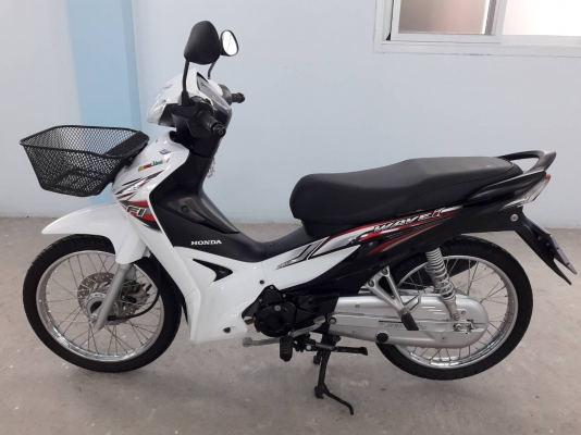wave 110 i รถแค่ปีครึ่ง วิ่งน้อยมาก 8700โล ยางดอกยังเต็ม วิ่งน้อยจริง สวยเดิมไม่เคยชนไม่เคยล้ม พร้อม