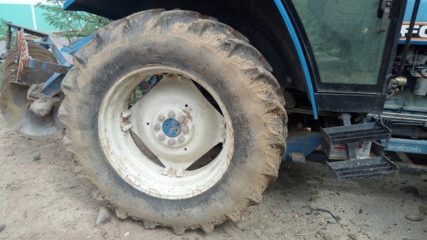 ขาย...รถไถฟอร์ด 7740.  สองเพลา คาราโร่  รถสภาพดีพร้อมใช้งาน_