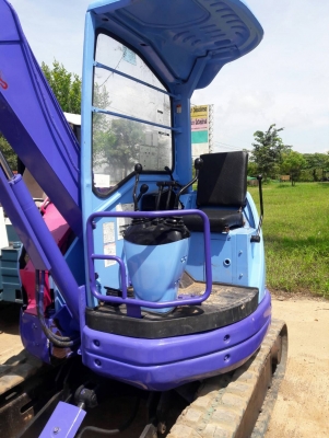 ขายรถขุด KOMATSUรุ่น PC28UU2E รถเก่านอกยังไม่เคยใช้งานในไทย เครื่องยนต์ 3D82AE-3D ปี1996 /ใบมี/หลังค