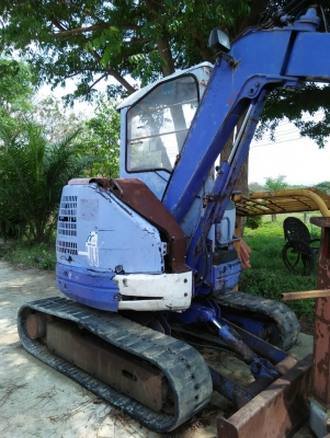 ขายรถขุด KOMATSUรุ่น PC28UU2E รถเก่านอกยังไม่เคยใช้งานในไทย เครื่องยนต์ 3D82AE-3D ปี1996 /ใบมี/หลังค