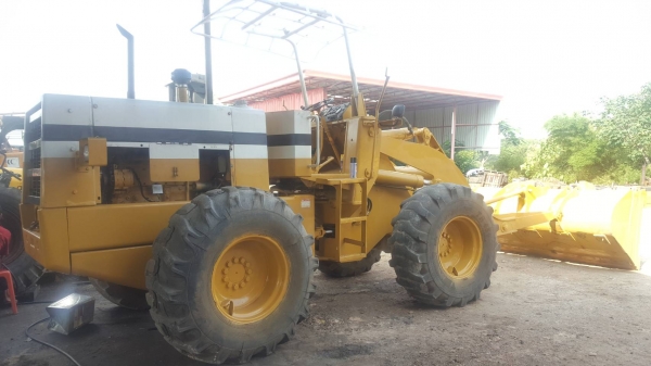 ขายรถตัก KOMATSU 515สนใจติดต่อคุณรัตนศักดิ์  081-7621704