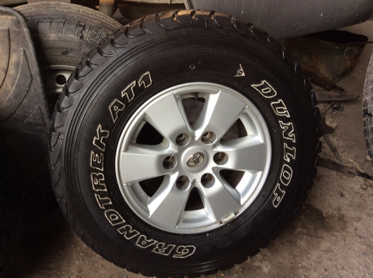 ขายด่วนล้อแม็กซ์พร้อมยางวีโก้ 30 9.50 R15
