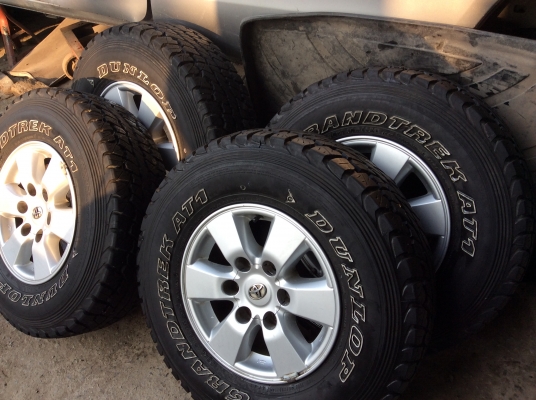 ขายด่วนล้อแม็กซ์พร้อมยางวีโก้ 30 9.50 R15