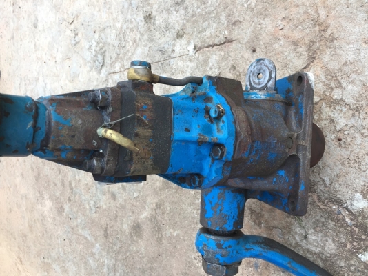 กระปุกพวงมาลัยเพาเวอร์ติดรถไถ Ford 6600