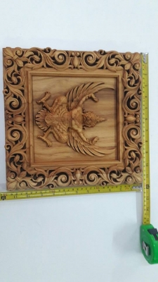 ไม้พยอมแกะสลักด้วยเครื่อง CNC งานละเอียดมากครับเหมาะแก่การใส่กรอบหลุยส์หรือนำไปใส่ตู้โชว์ประดับบารมี ราคา 1,700 บาท รวมส่งเก็บปลายทาง